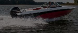 rinker speedboat 18qx on lake