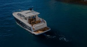 prestige 420s yacht on shallow water